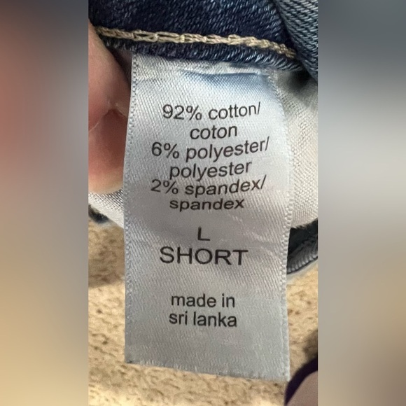 Women’s Maurice’s light wash jeans L‎ large short button up distressed - Picture 5 of 10